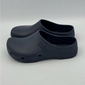 Navy Blue Birki's by Birkenstock Clogs Slip On Women's 7 /Men's 5 EU 38.